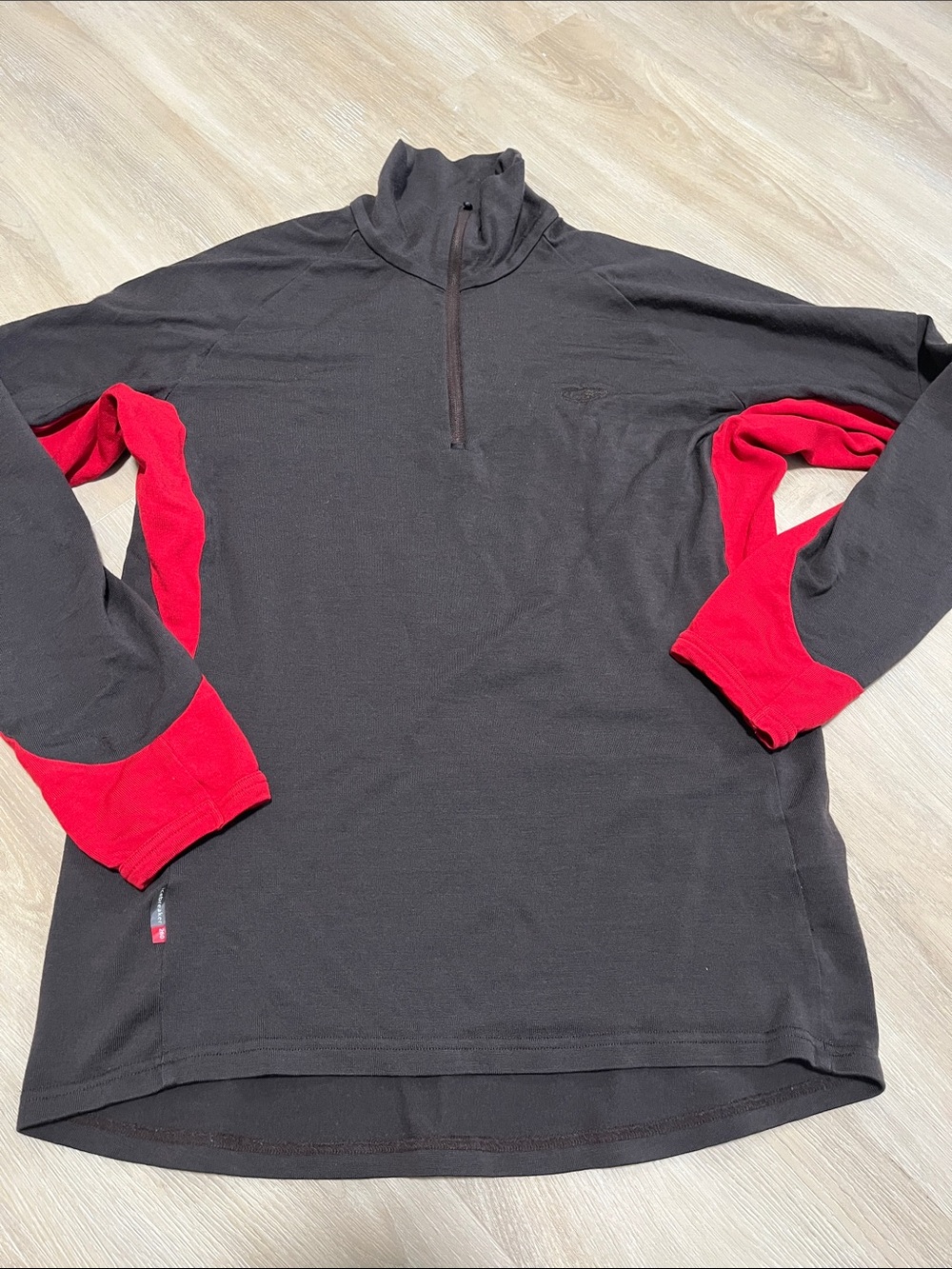 Icebreaker Men’s Bodyfit 260 Brown Red Quarter Long Sleeves Medium